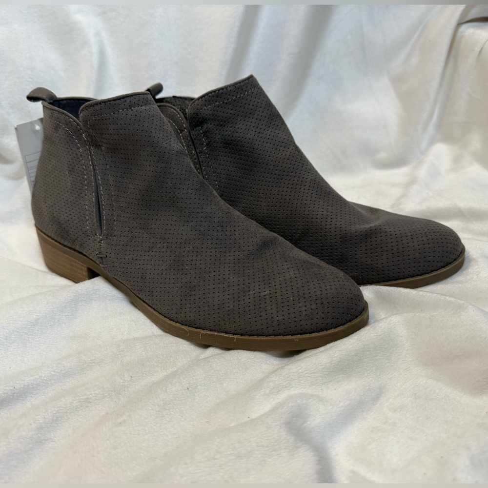 Universal Thread Dark Gray Ankle Booties